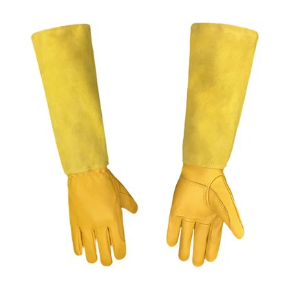 Bolehkah saya menggunakan Sarung Tangan Garden Genie untuk pemangkasan?